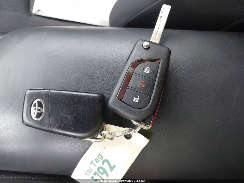TOYOTA C-HR - zdjęcie 11