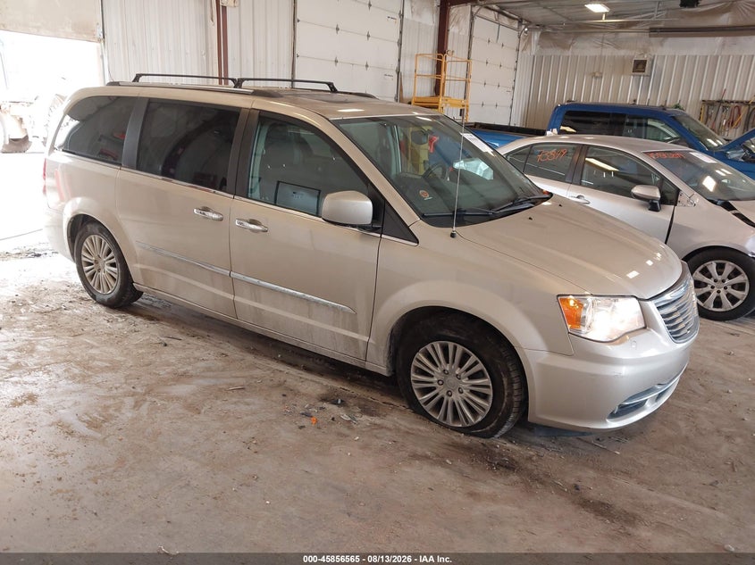 2015 CHRYSLER TOWN & COUNTRY auction photo 1