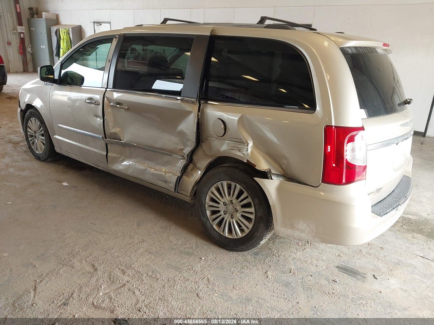 2015 CHRYSLER TOWN & COUNTRY auction photo 3