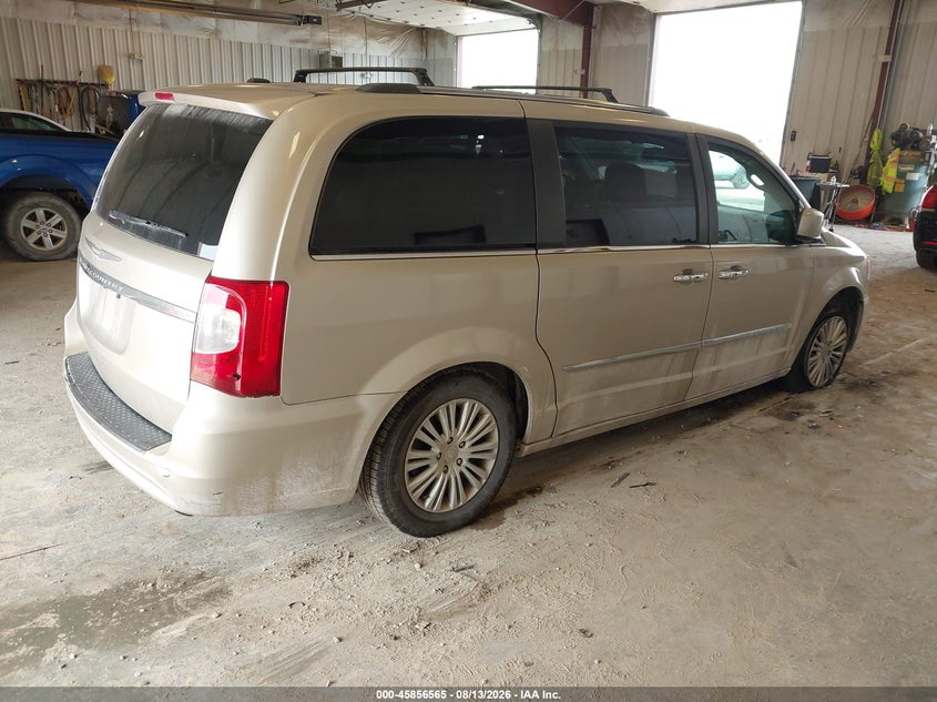 2015 CHRYSLER TOWN & COUNTRY auction photo 4