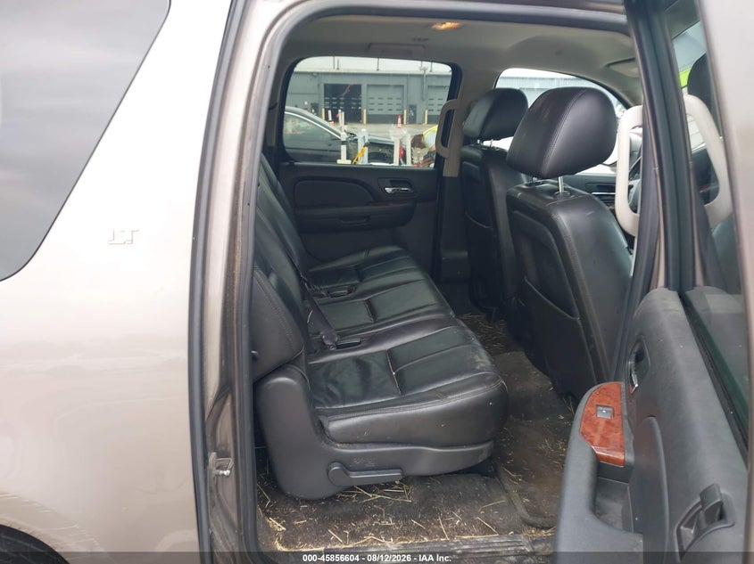 2011 CHEVROLET SUBURBAN auction photo 8