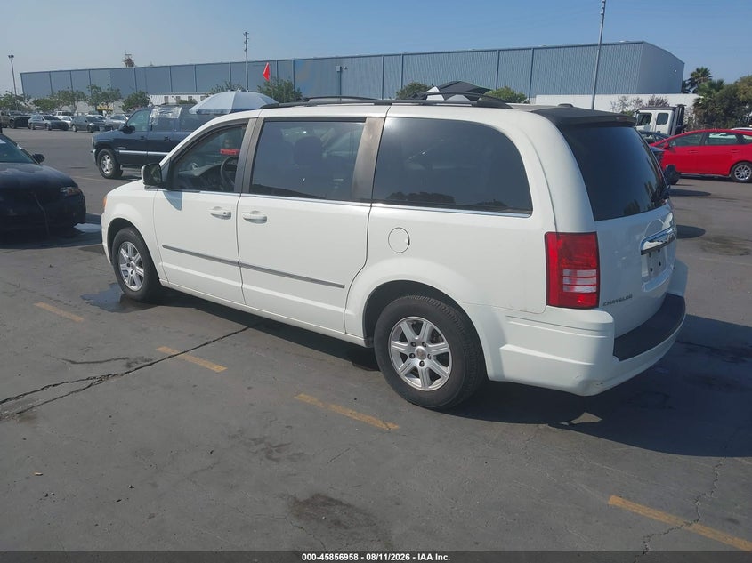 2010 CHRYSLER TOWN & COUNTRY auction photo 3