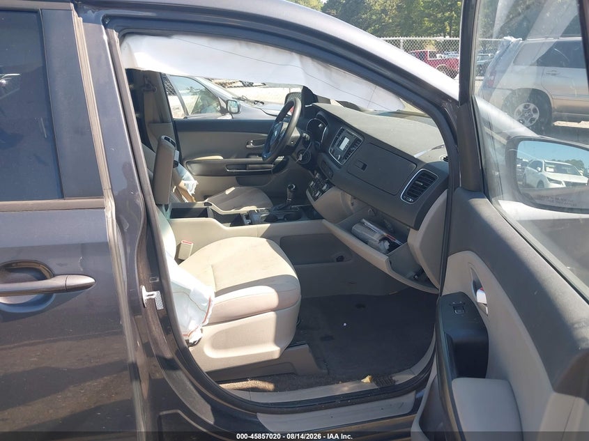 2016 KIA SEDONA auction photo 5