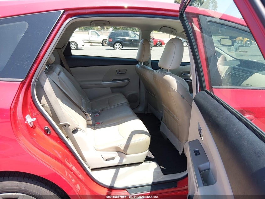 2015 TOYOTA PRIUS V auction photo 8