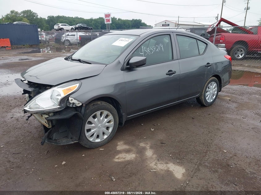 2019 NISSAN VERSA auction photo 2