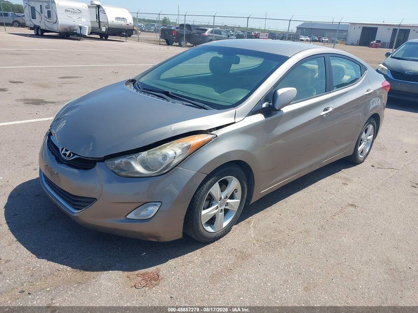 2013 HYUNDAI ELANTRA auction photo 2