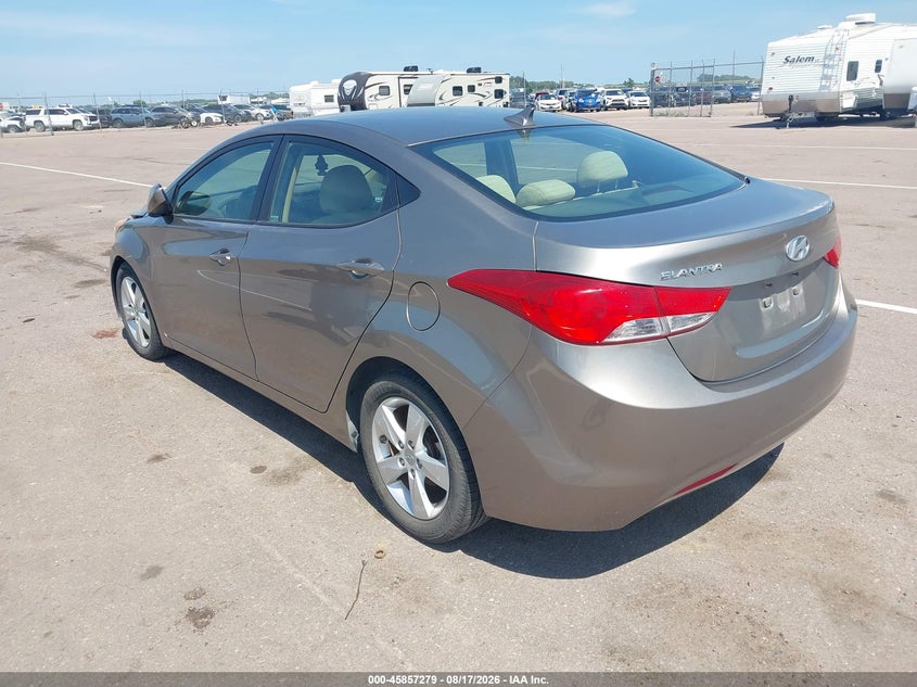 2013 HYUNDAI ELANTRA auction photo 3