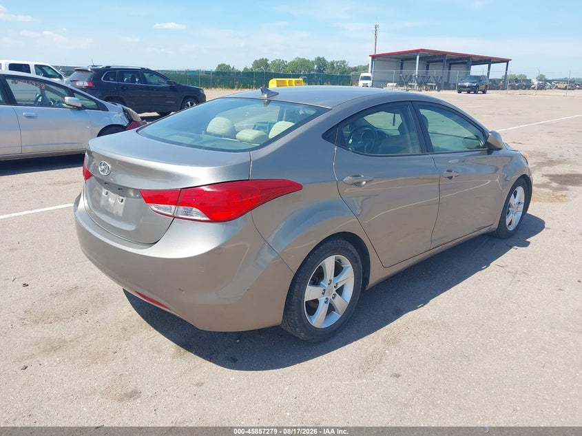 2013 HYUNDAI ELANTRA auction photo 4