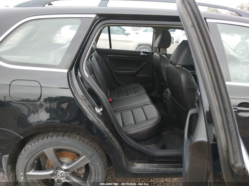 2011 VOLKSWAGEN JETTA WAGON 2.0L I-4 DI, DOHC, TURBO, 140HP