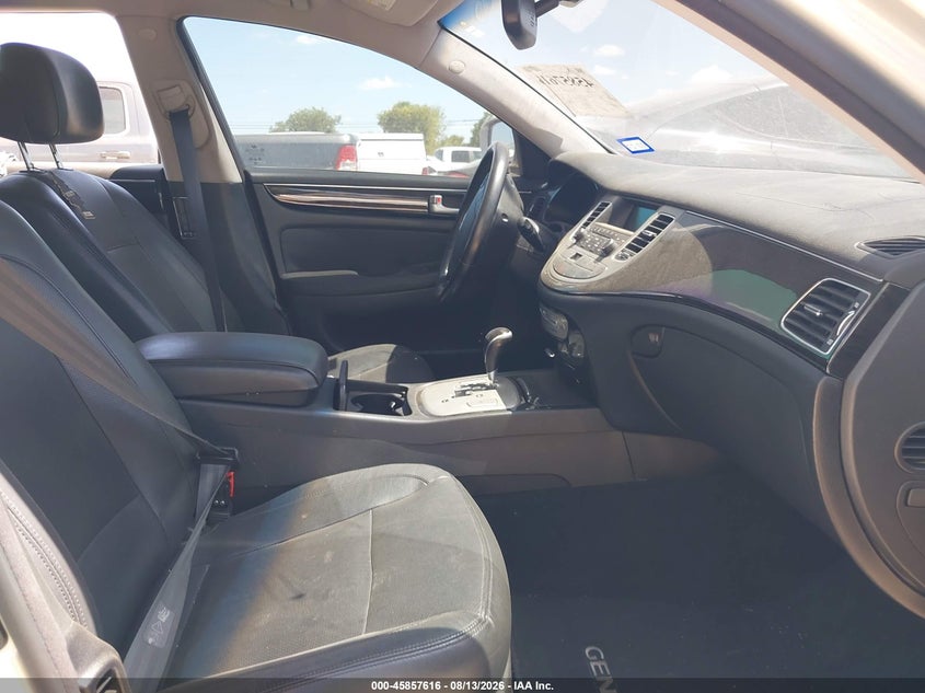 HYUNDAI GENESIS 2013 VIN KMHGC4DD3DU244391