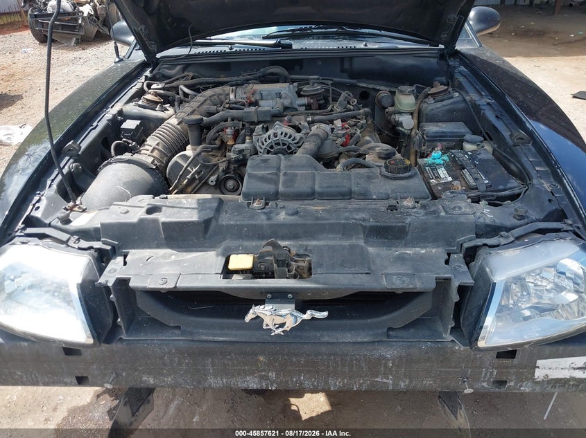 FORD MUSTANG 2000 VIN 1FAFP45X2YF110081