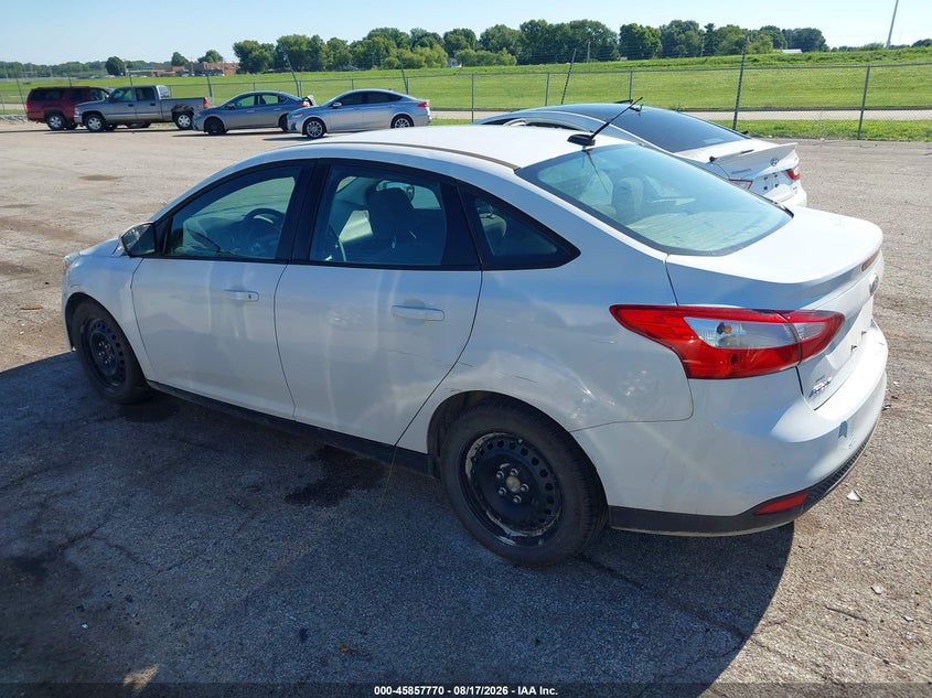 Vin: 1fahp3f21cl211919, lot: 46356703, ford focus se 20123