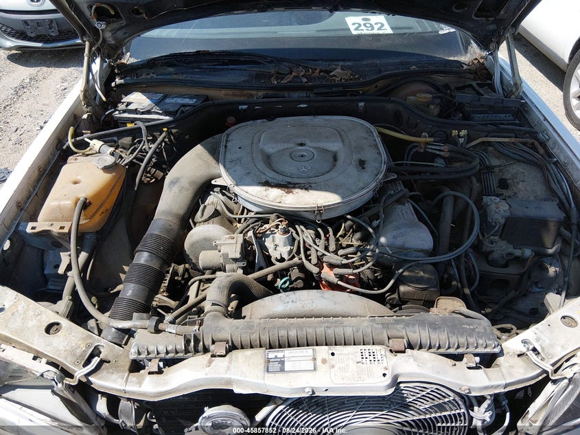 MERCEDES C500 1982 VIN WDB12604412000092