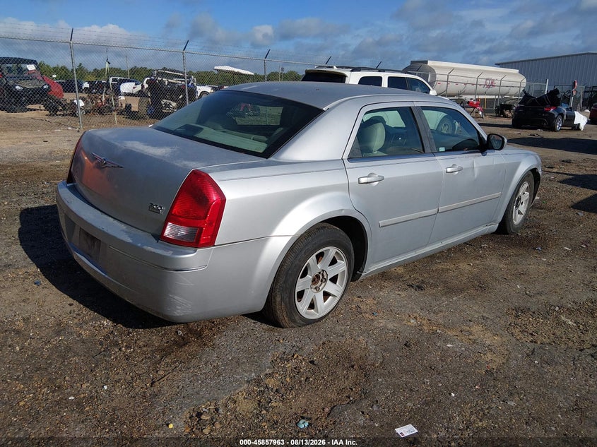 2005 CHRYSLER 300 auction photo 4