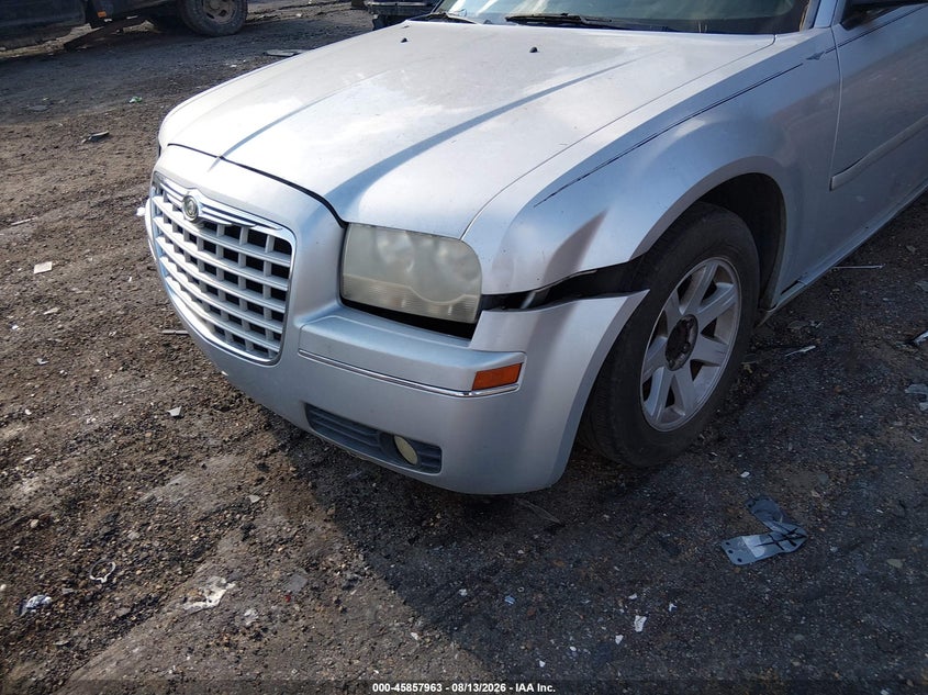 2005 CHRYSLER 300 auction photo 6
