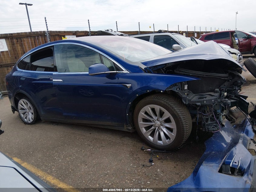2020 TESLA MODEL X · Фото 13
