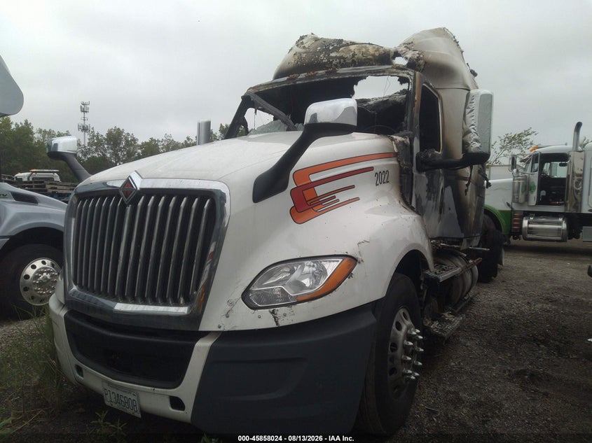 2022 INTERNATIONAL LT auction photo 2