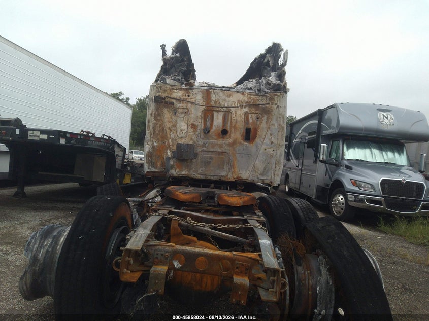 2022 INTERNATIONAL LT auction photo 8
