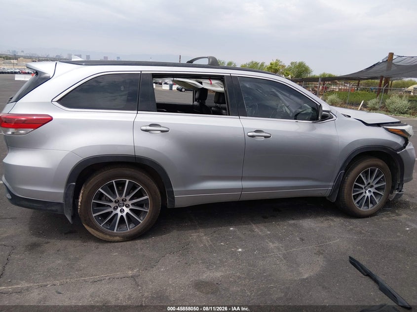 TOYOTA HIGHLANDER - zdjęcie 13