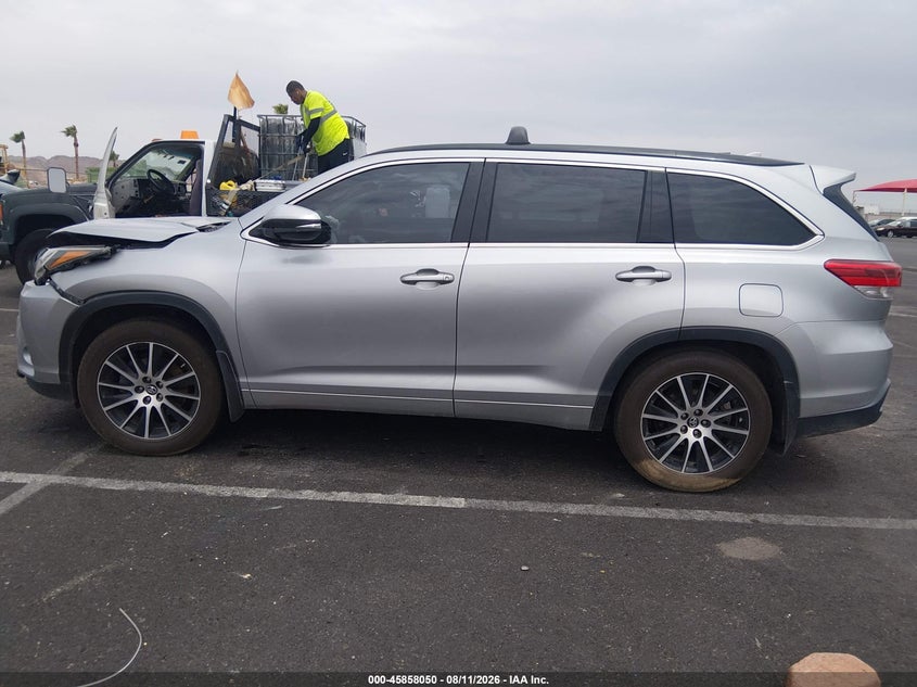 TOYOTA HIGHLANDER - zdjęcie 14