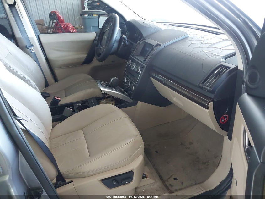 2014 LAND ROVER LR2 auction photo 5
