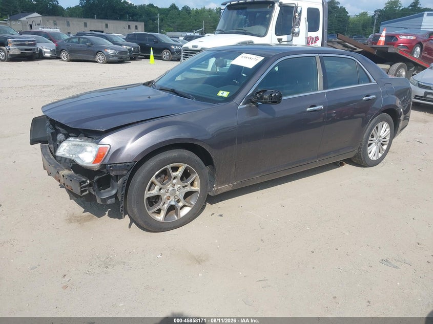 2013 CHRYSLER 300C auction photo 2