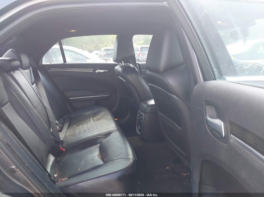 2013 CHRYSLER 300C auction photo 8