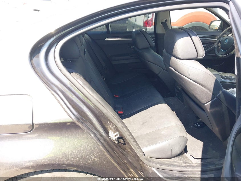 2011 BMW 550I auction photo 8