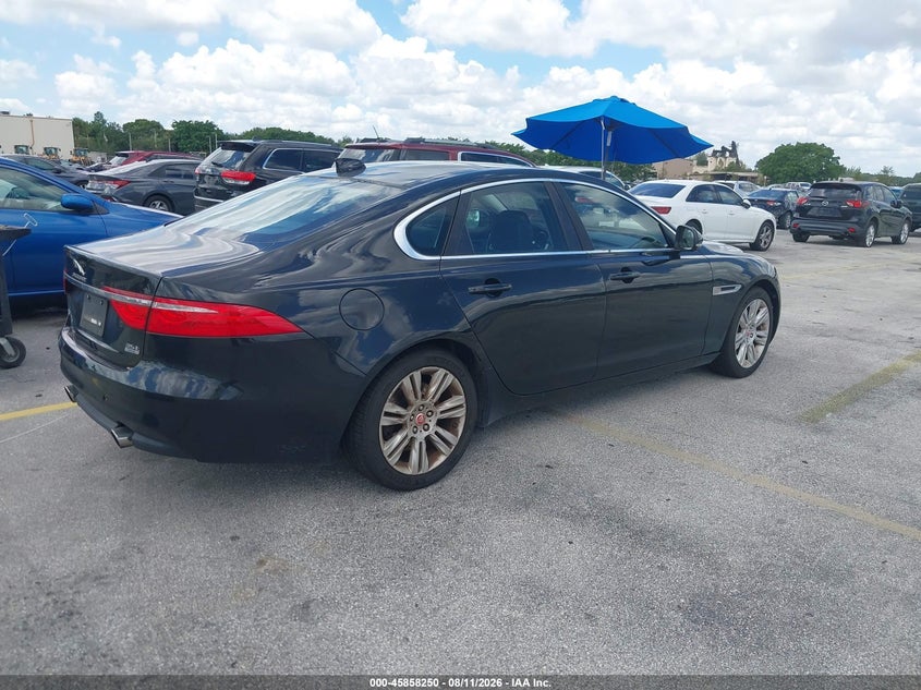 2017 JAGUAR XF auction photo 4