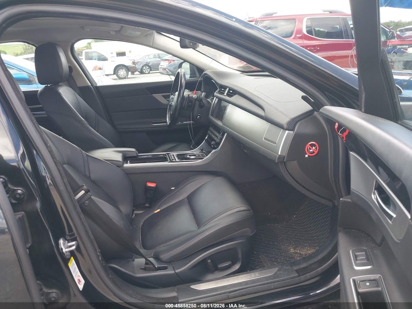 2017 JAGUAR XF auction photo 5
