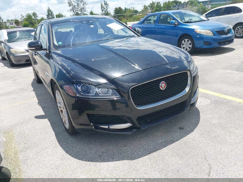 2017 JAGUAR XF auction photo 6