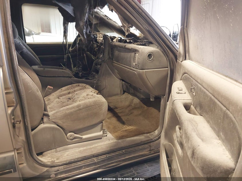 2003 CHEVROLET TAHOE auction photo 5