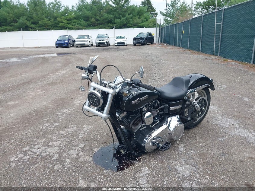 HARLEY-DAVIDSON FXDC 2012