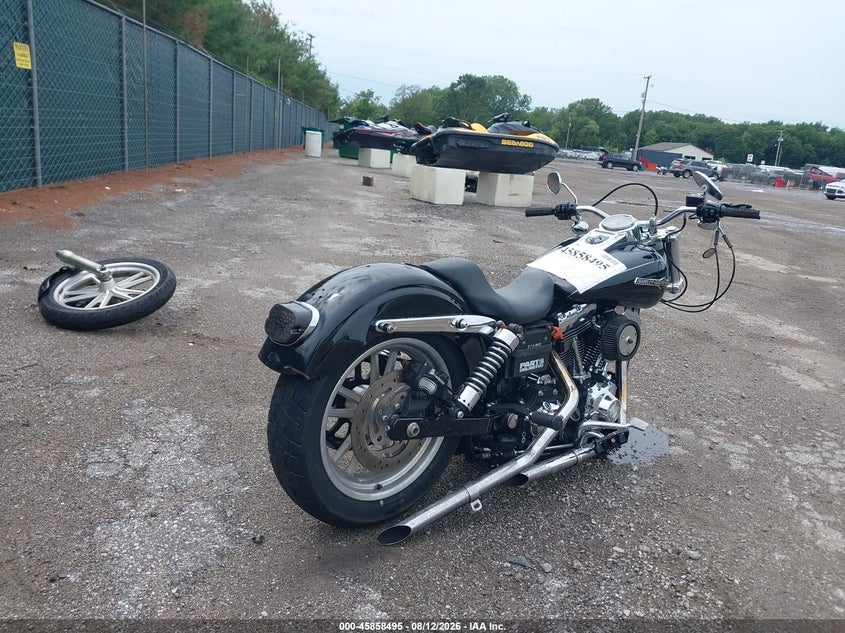 HARLEY-DAVIDSON FXDC 2012