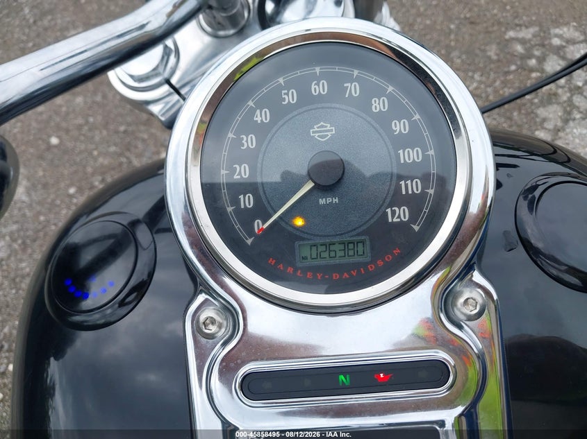 HARLEY-DAVIDSON FXDC 2012