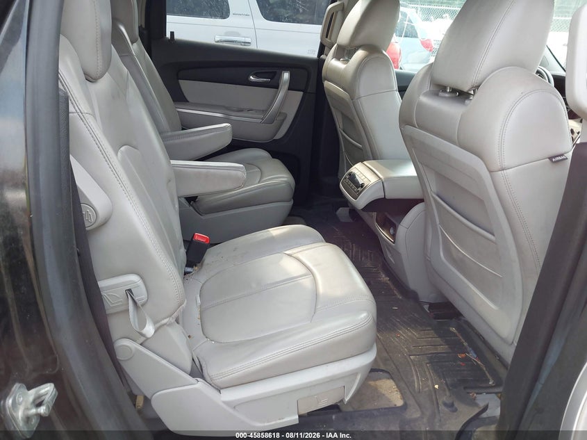 2008 GMC ACADIA auction photo 8