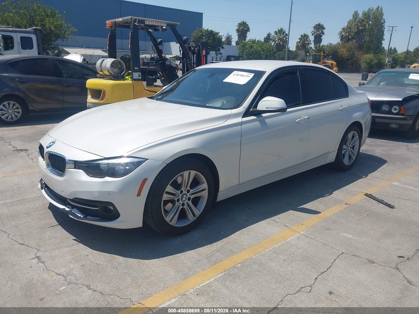 2016 BMW 3er, Front End, IAAI, VIN WBA8E9C53GK648685 — photo 2