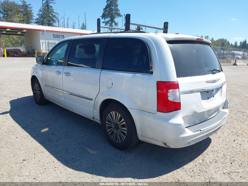 2013 CHRYSLER TOWN & COUNTRY auction photo 3