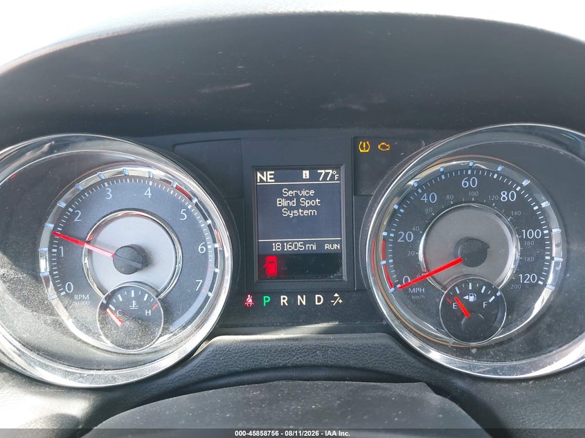 2013 CHRYSLER TOWN & COUNTRY auction photo 7