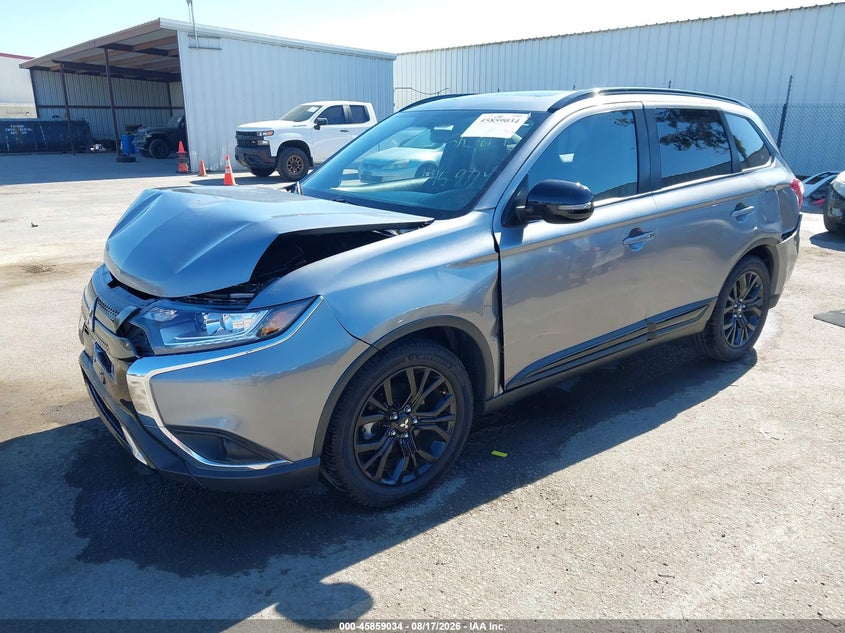 2019 Mitsubishi Outlander, Front & Rear, IAAI, VIN JA4AD3A37KZ025814 — photo 2