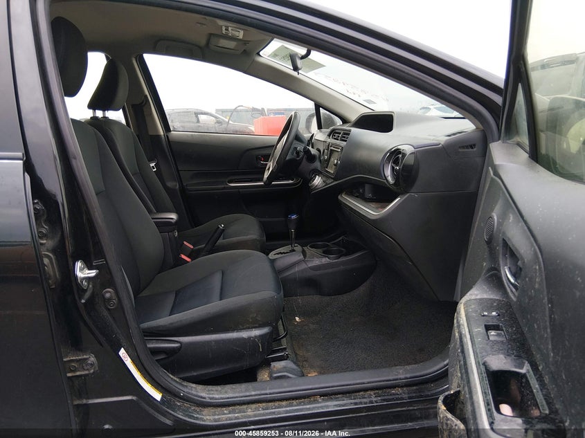 2015 TOYOTA PRIUS C auction photo 5