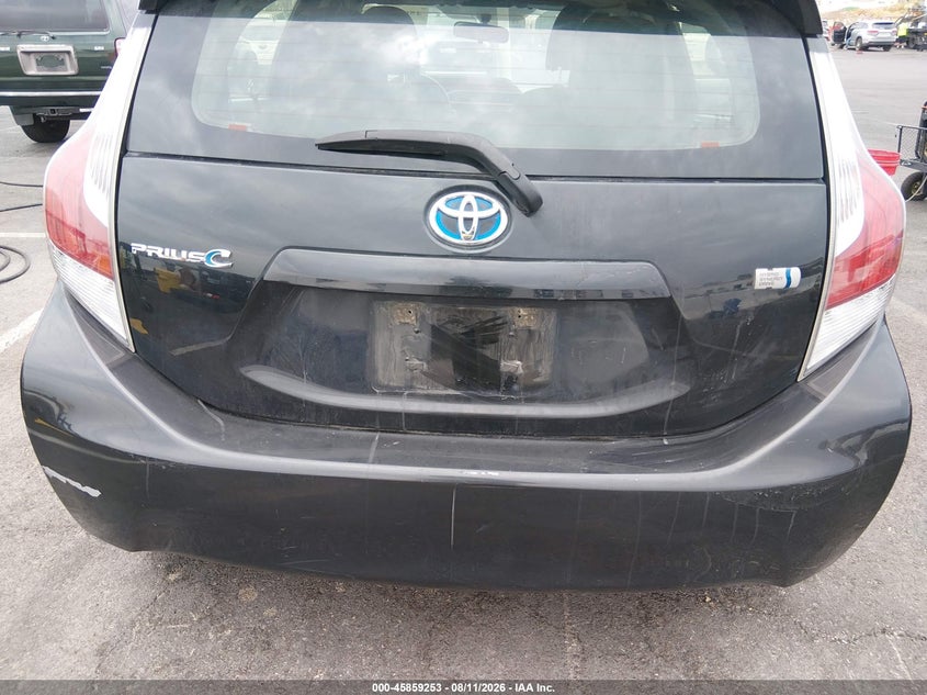2015 TOYOTA PRIUS C auction photo 6