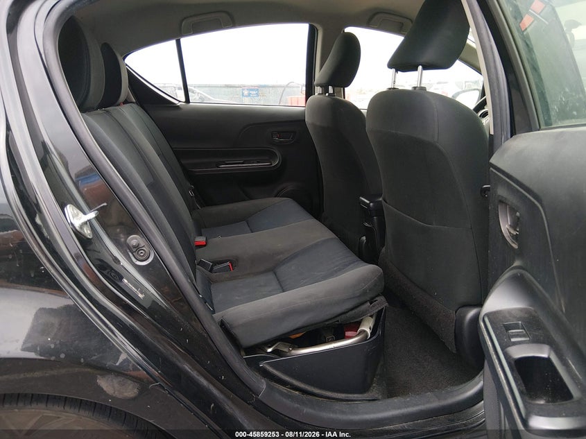 2015 TOYOTA PRIUS C auction photo 8