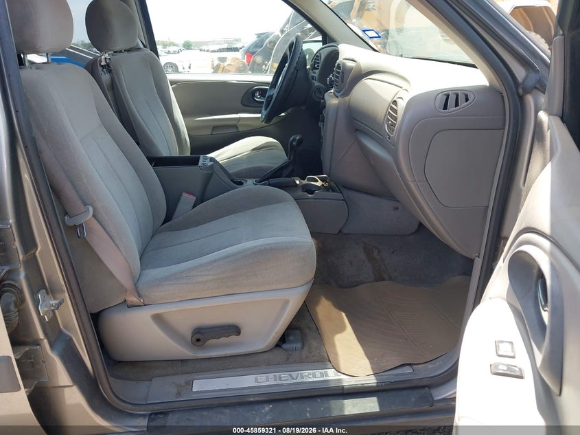 2005 CHEVROLET TRAILBLAZER auction photo 5