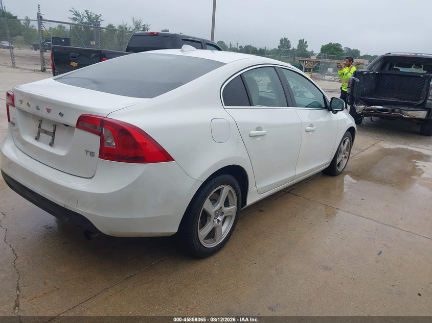 Vin: yv1622fs1c2044598, lot: 46358321, volvo s60 t5 20124