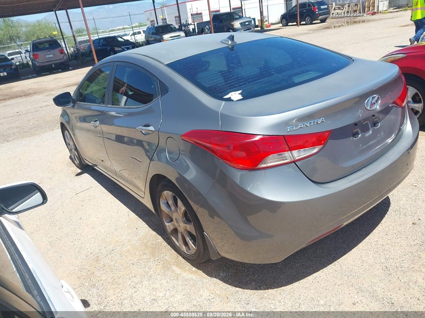 2013 HYUNDAI ELANTRA auction photo 3
