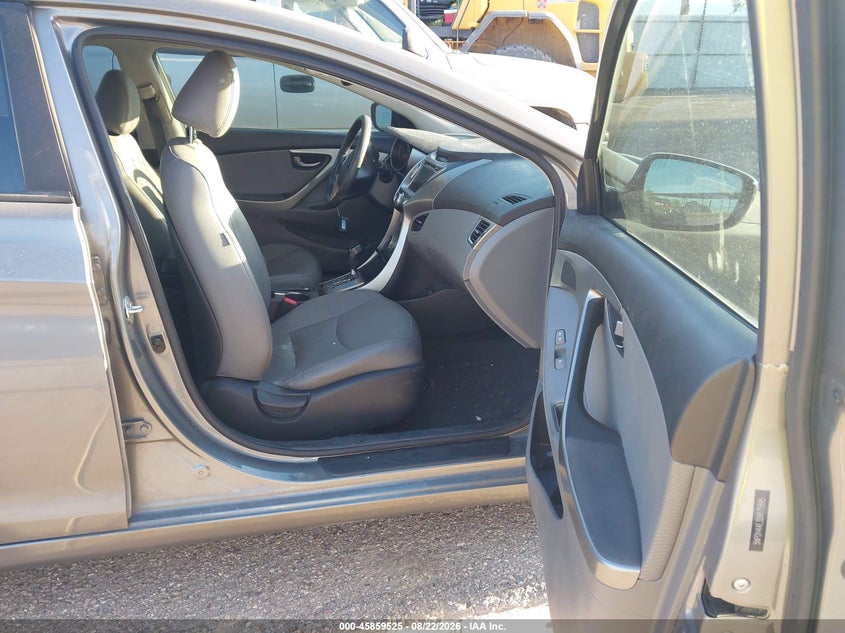 2013 HYUNDAI ELANTRA auction photo 5