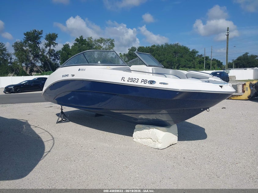 2010 YAMAHA 23' auction photo 1