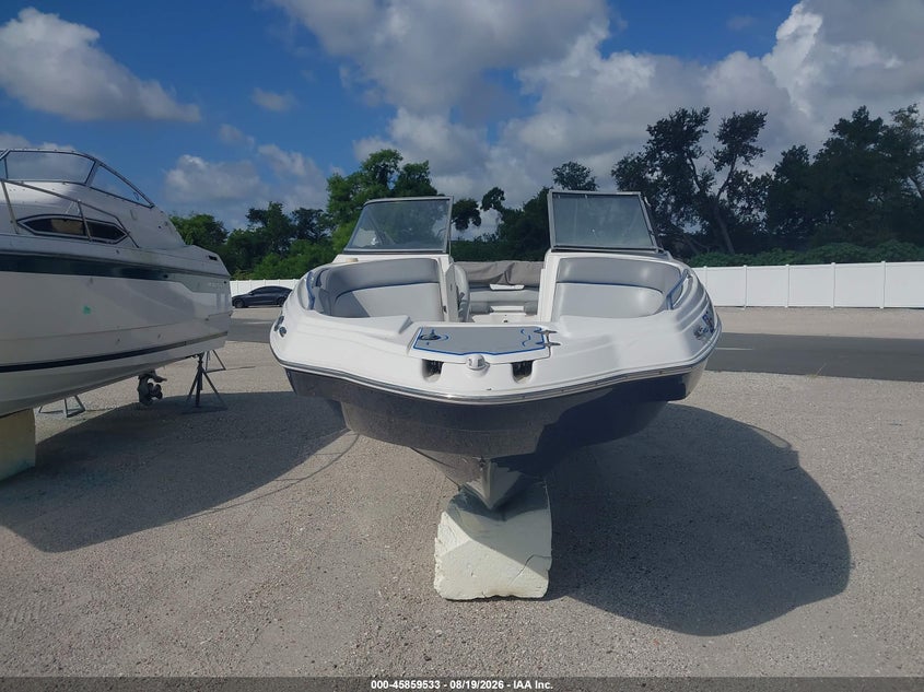2010 YAMAHA 23' auction photo 6