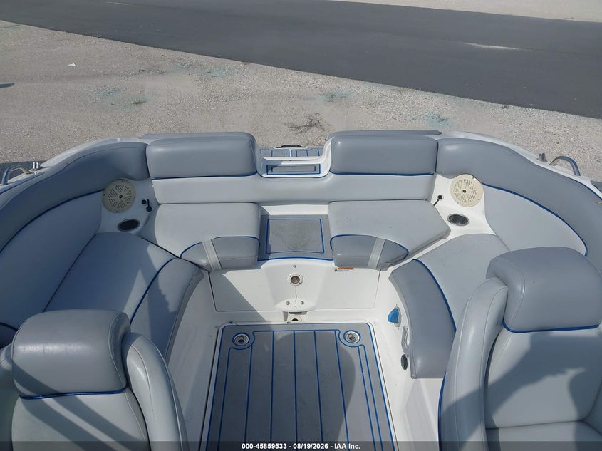 2010 YAMAHA 23' auction photo 8